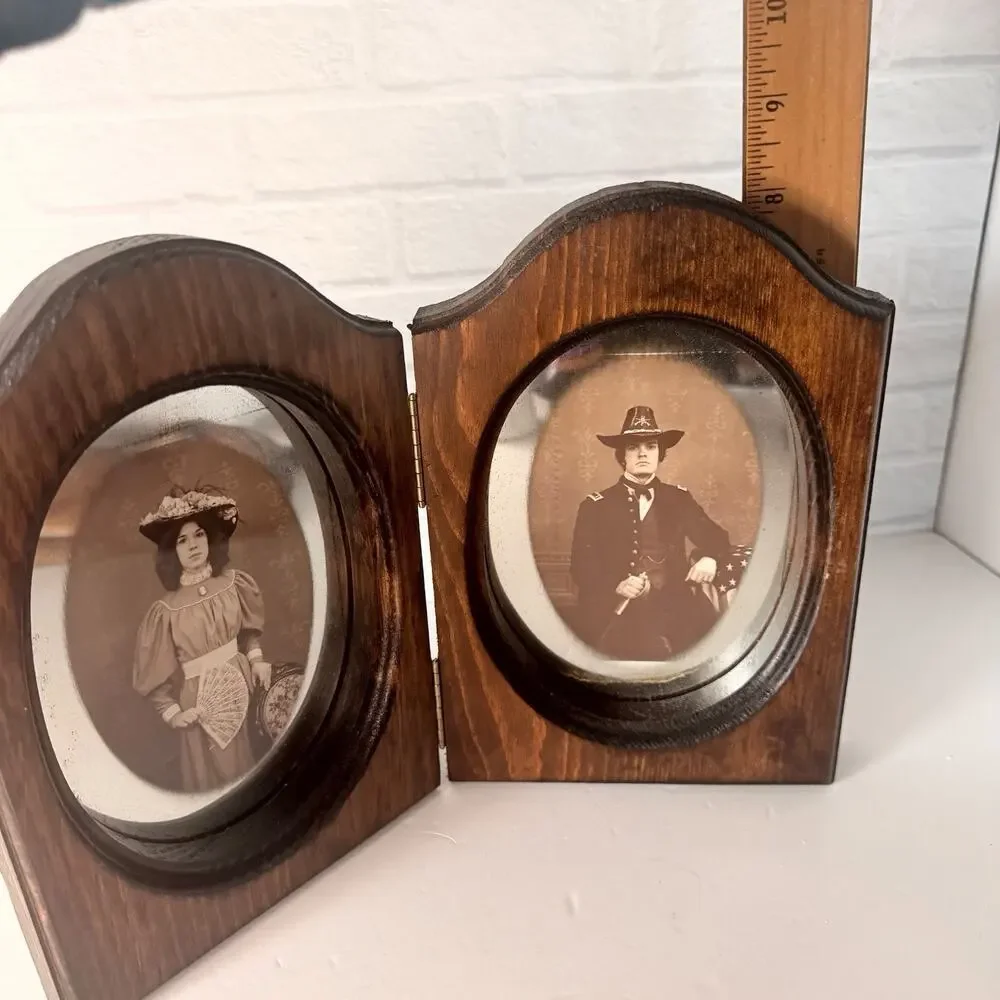 Vintage 5x7 Wooden Double Photo Frame with Mirrored Oval Photos Etched